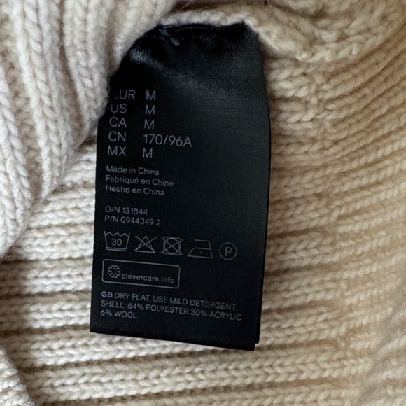 H&M Cream Ruffled V-Neck Sweater - Picture 4 of 8